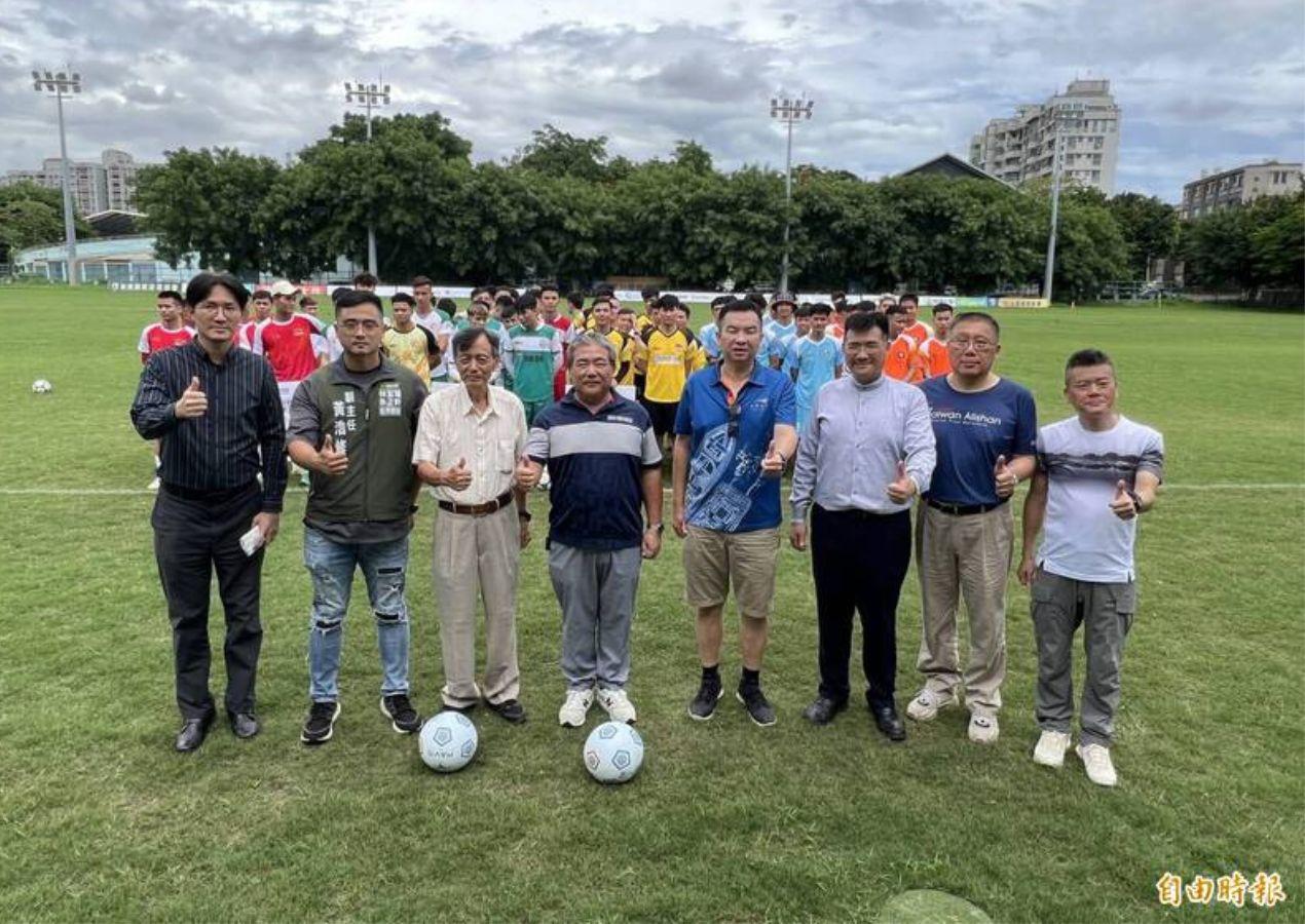 全台首屆越南同鄉足球賽登場 萬通人力共襄盛舉