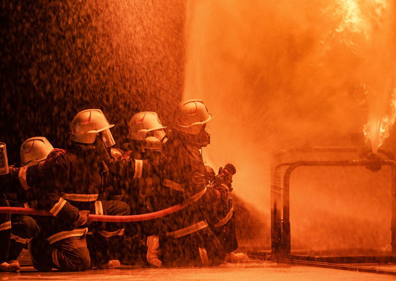 火災逃生避難流程全攻略，學會這5招，關鍵時刻保命關鍵！-多國語言圖文